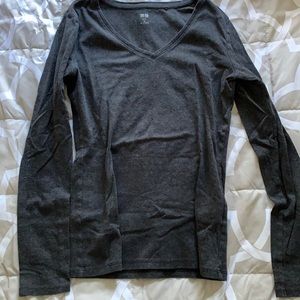 Uniqlo women’s v neck long sleeve tee